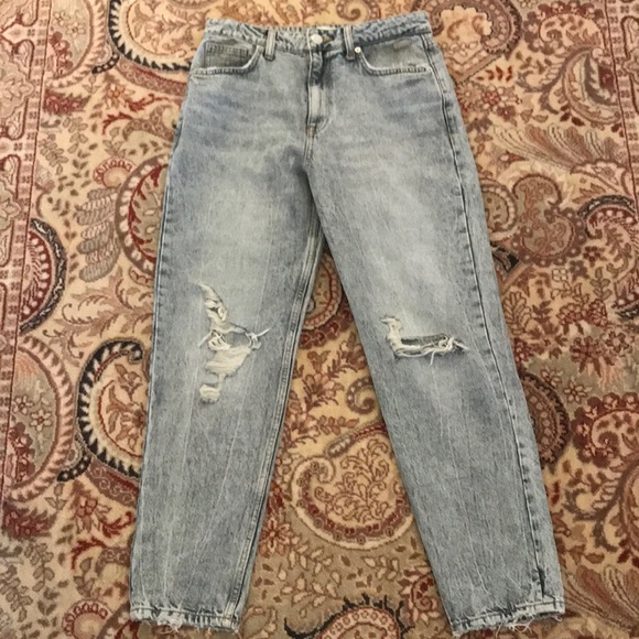 Zara Denim - Distressed Zara mom jean - never worn